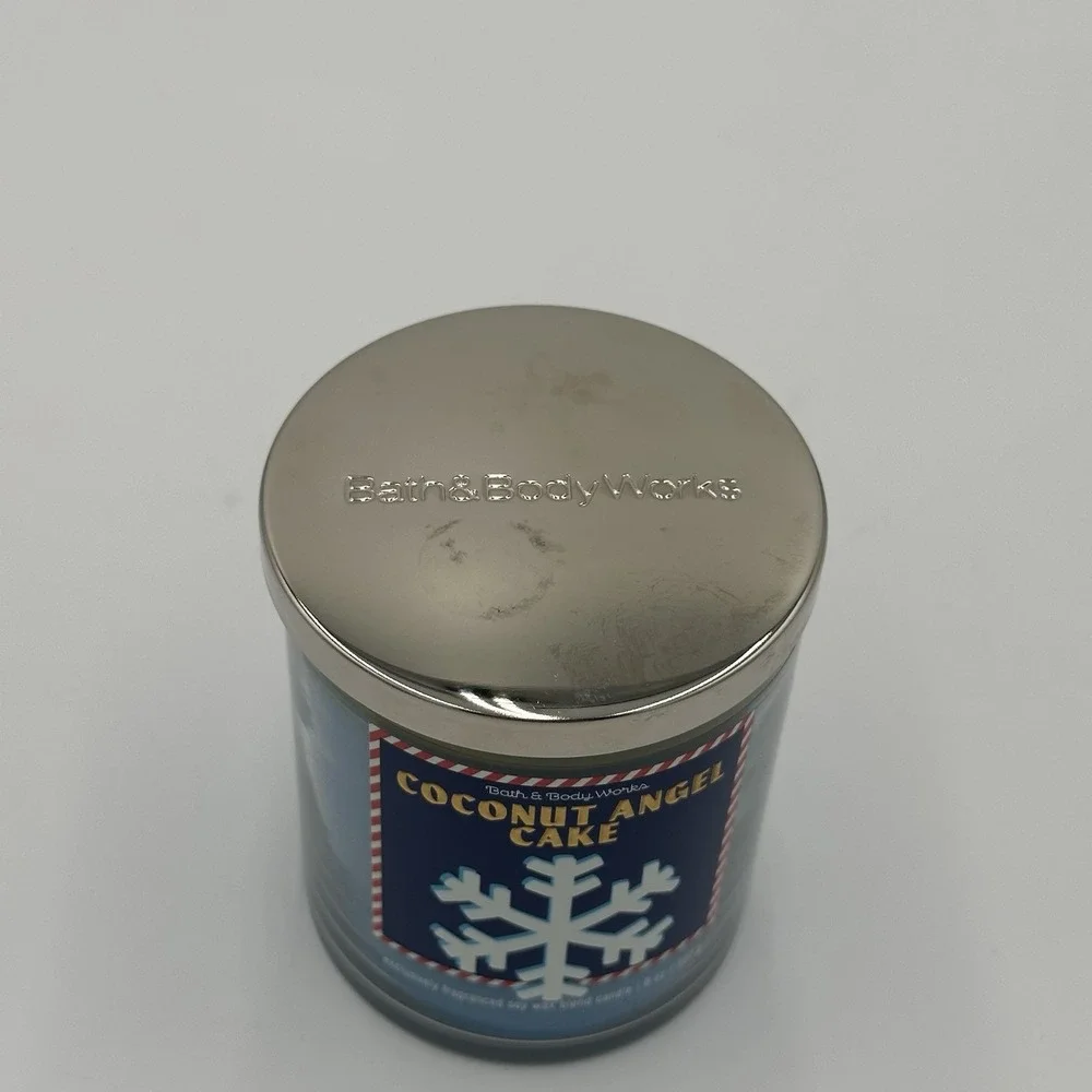 Bath & Body Works 8 ounce Coconut Angel Cake Single Wick  Christmas Candle New